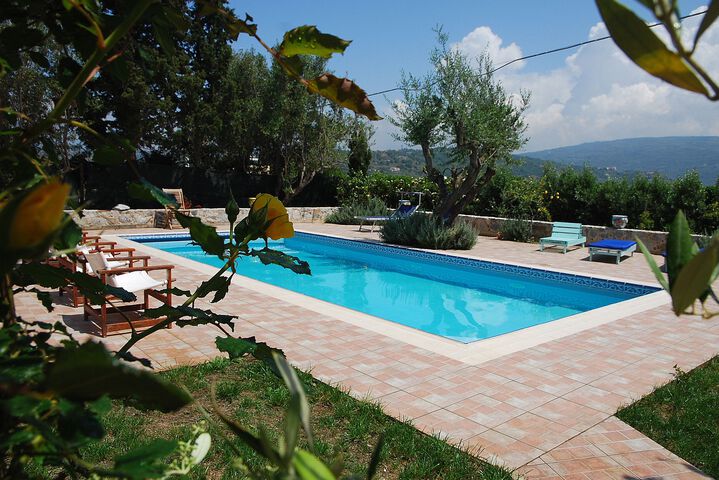 Pool 6 of 8