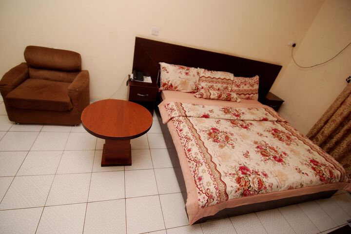 Room 19 of 40