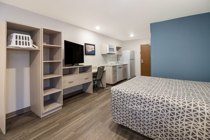 Room 8 of 34