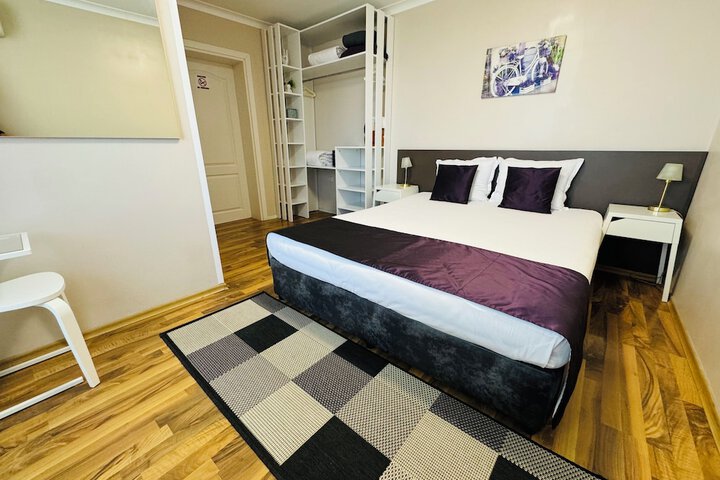 Room 56 of 102