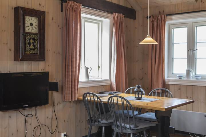 Room 45 of 142
