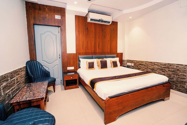 Room 44 of 80