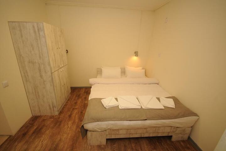 Room 5 of 56