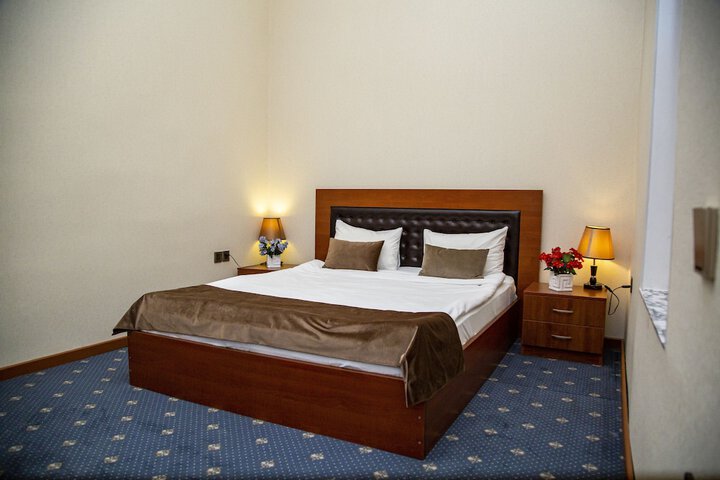 Room 6 of 34