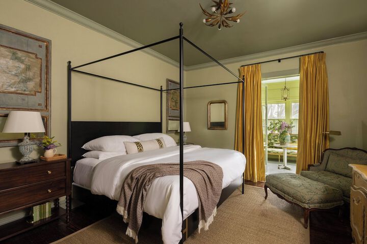 Room 3 of 40