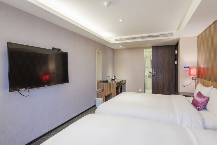 Room 17 of 40