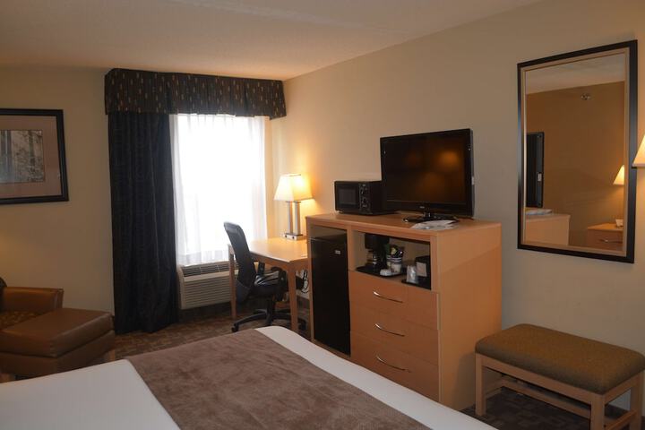 Room 6 of 38