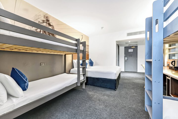 Room 28 of 42
