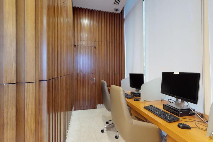 Business Center 54 of 58