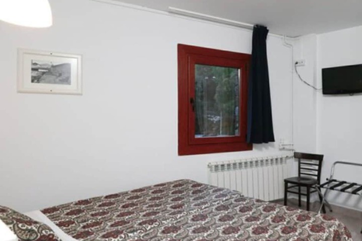 Room 10 of 36