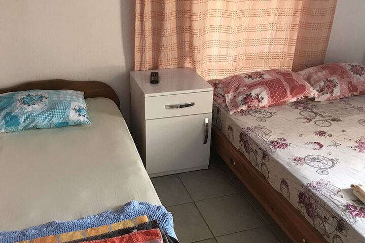 Room 11 of 104