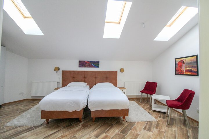 Room 13 of 81