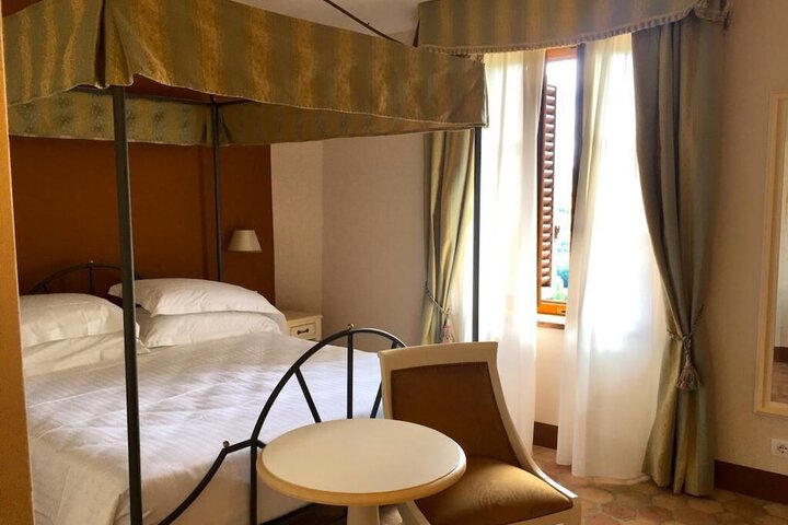 Room 7 of 29