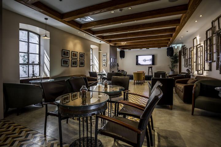 Lounge 109 of 177