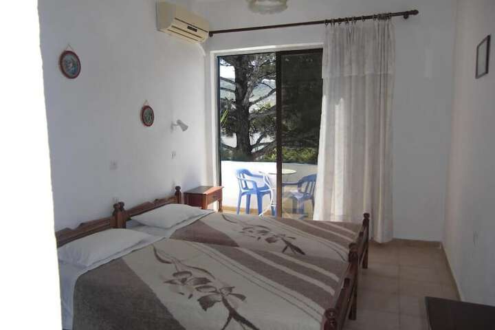 Room 3 of 42