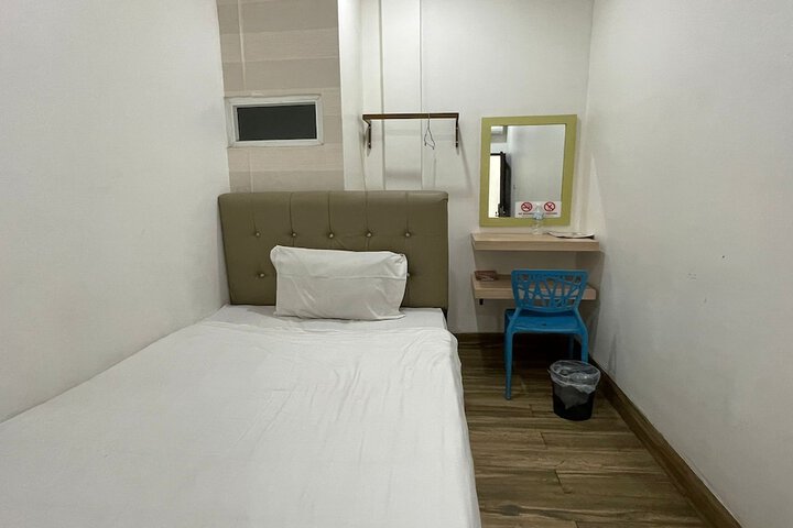 Room 15 of 35