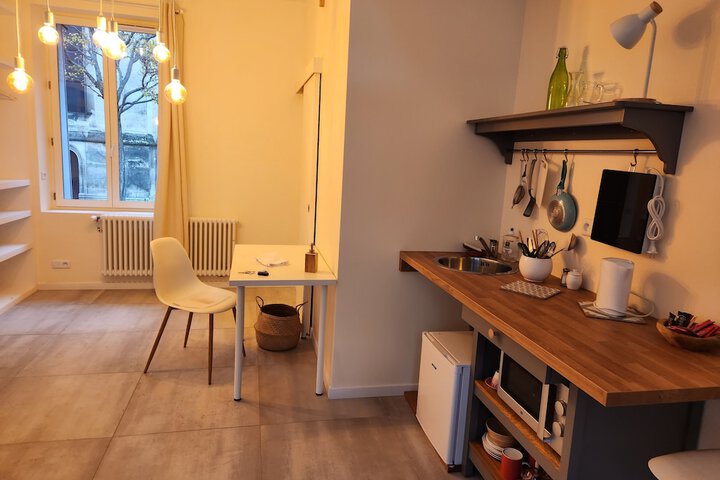 Room 3 of 48