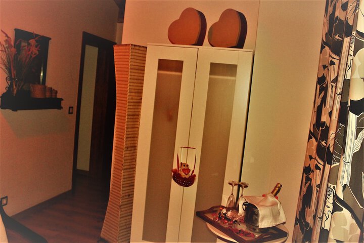 Room 3 of 122