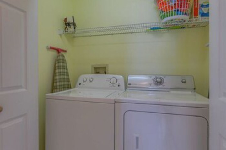 Laundry 18 of 31