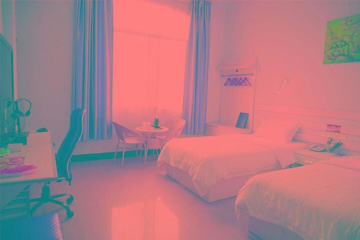 Room 14 of 28