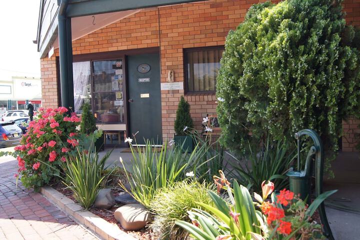 Hotel Exterior 16 of 25