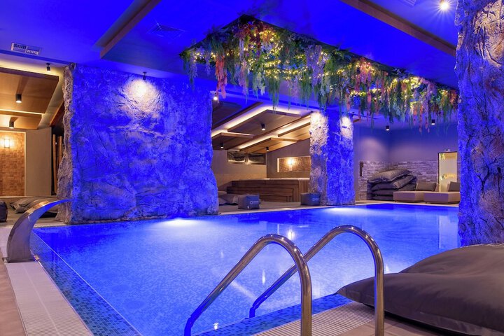 Pool 118 of 254