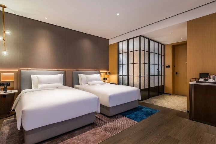 Room 5 of 38