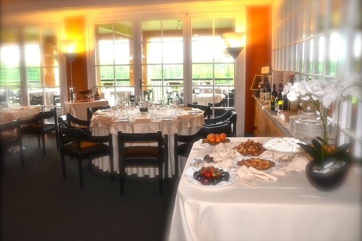 Dining 15 of 23