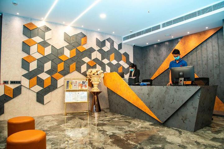 Airdrop Hotel