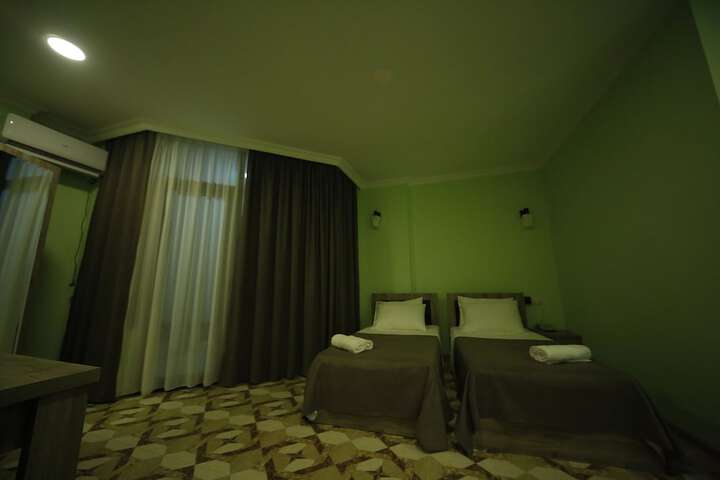 Room 4 of 51