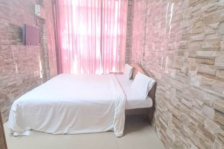 Room 12 of 14