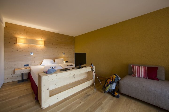 Room 8 of 57