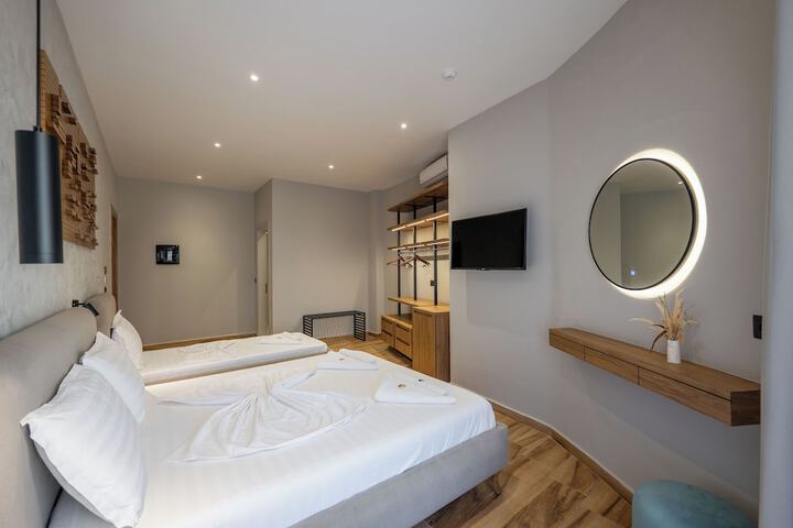 Room 17 of 57