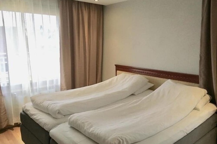 Room 14 of 66