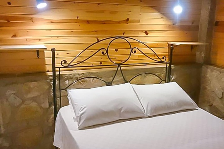 Room 3 of 70