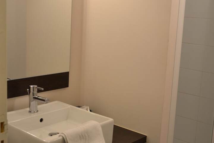Room 46 of 63