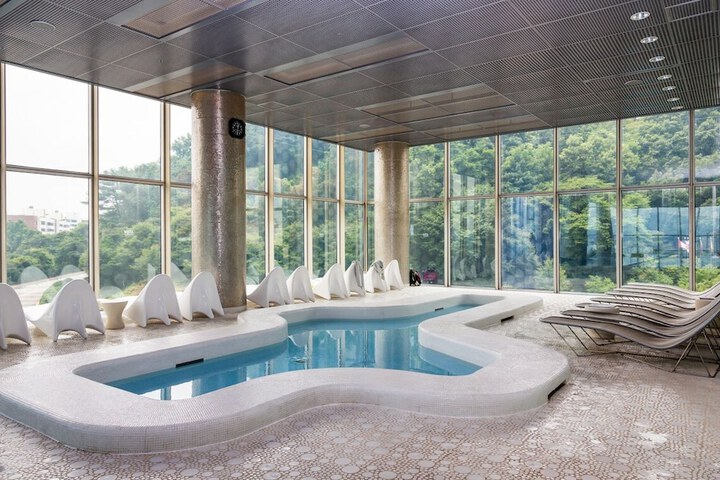 Hotel Pool