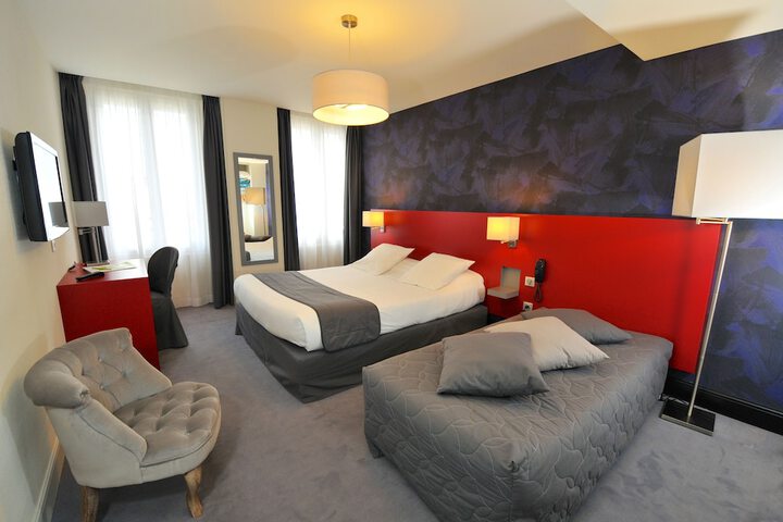 Room 11 of 33