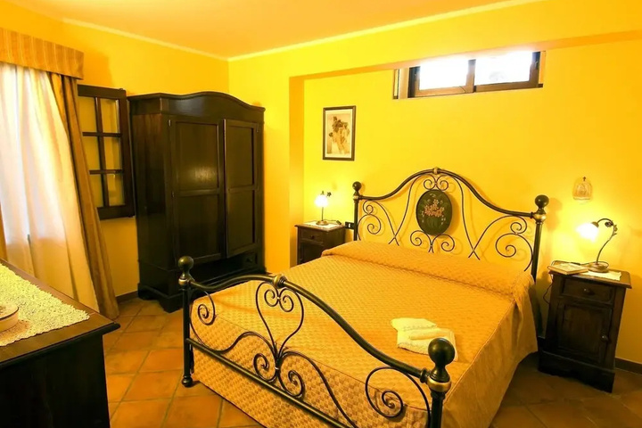 Room 3 of 12