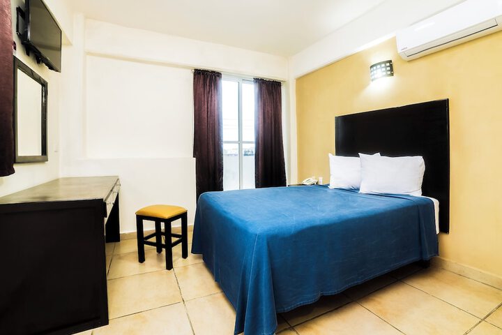 Room 13 of 27