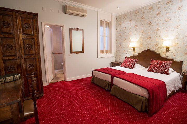 Room 8 of 48
