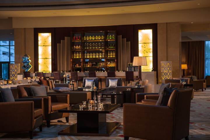 Lounge 51 of 78