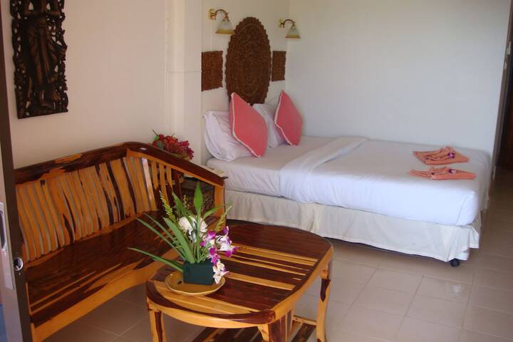 Room 3 of 75