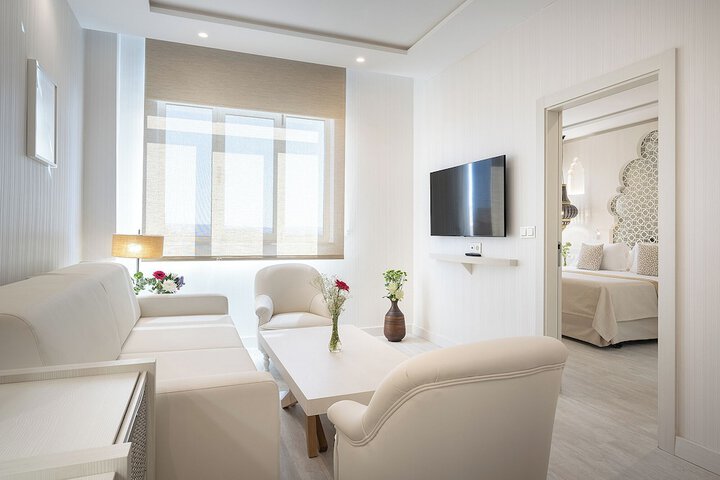 Room 95 of 158