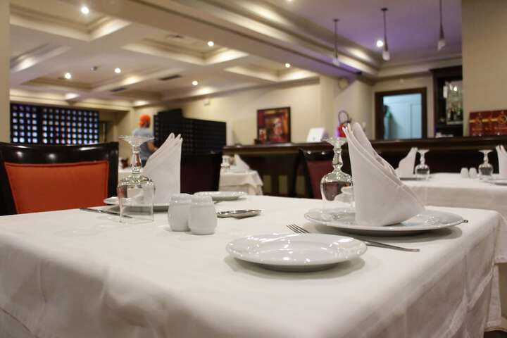 Dining 33 of 46