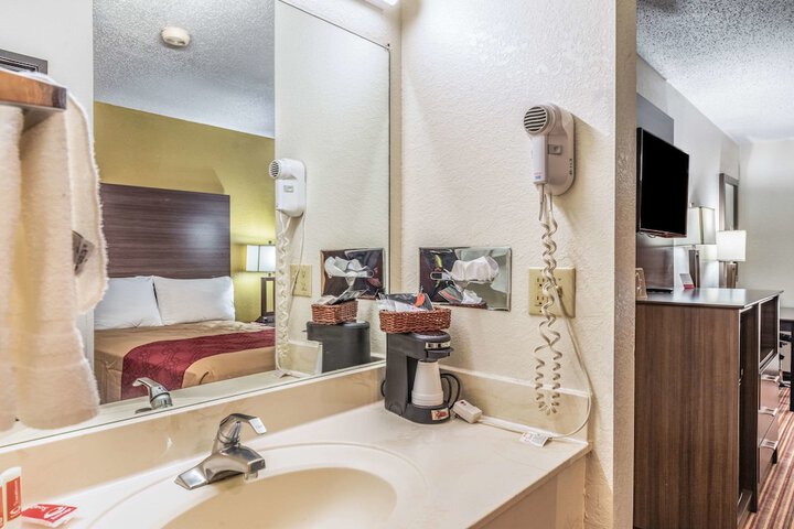 2 Double Beds (1 of 7)