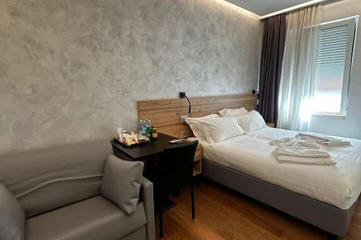 Room 4 of 47
