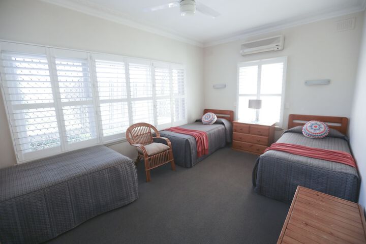 Room 7 of 76