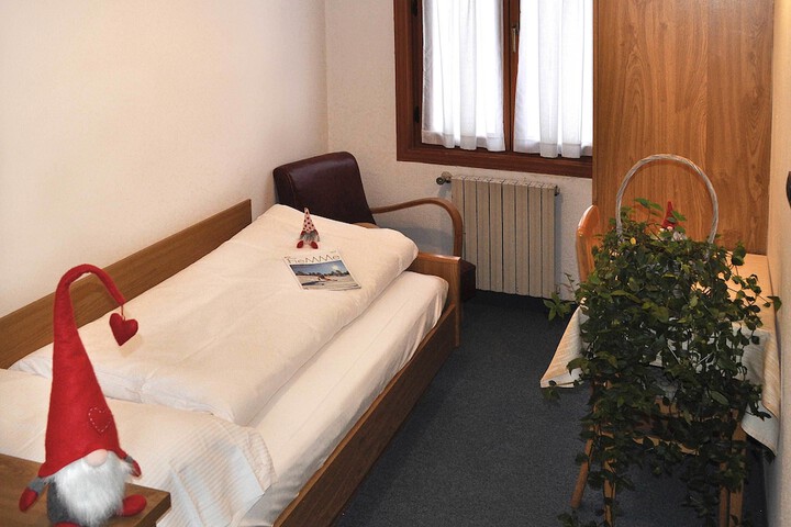 Room 16 of 44
