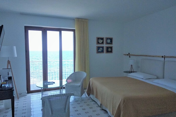 Room 21 of 137